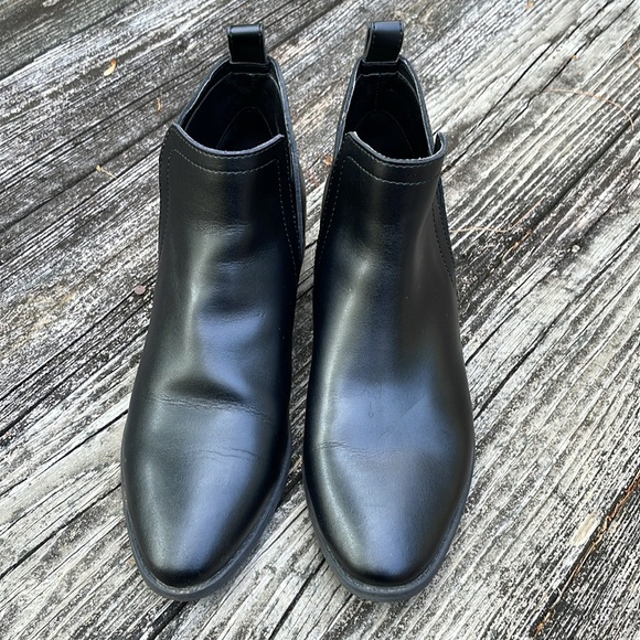 Dolce Vita Tamy leather booties boots Onyx Black pull on small heel 10 - Picture 3 of 11